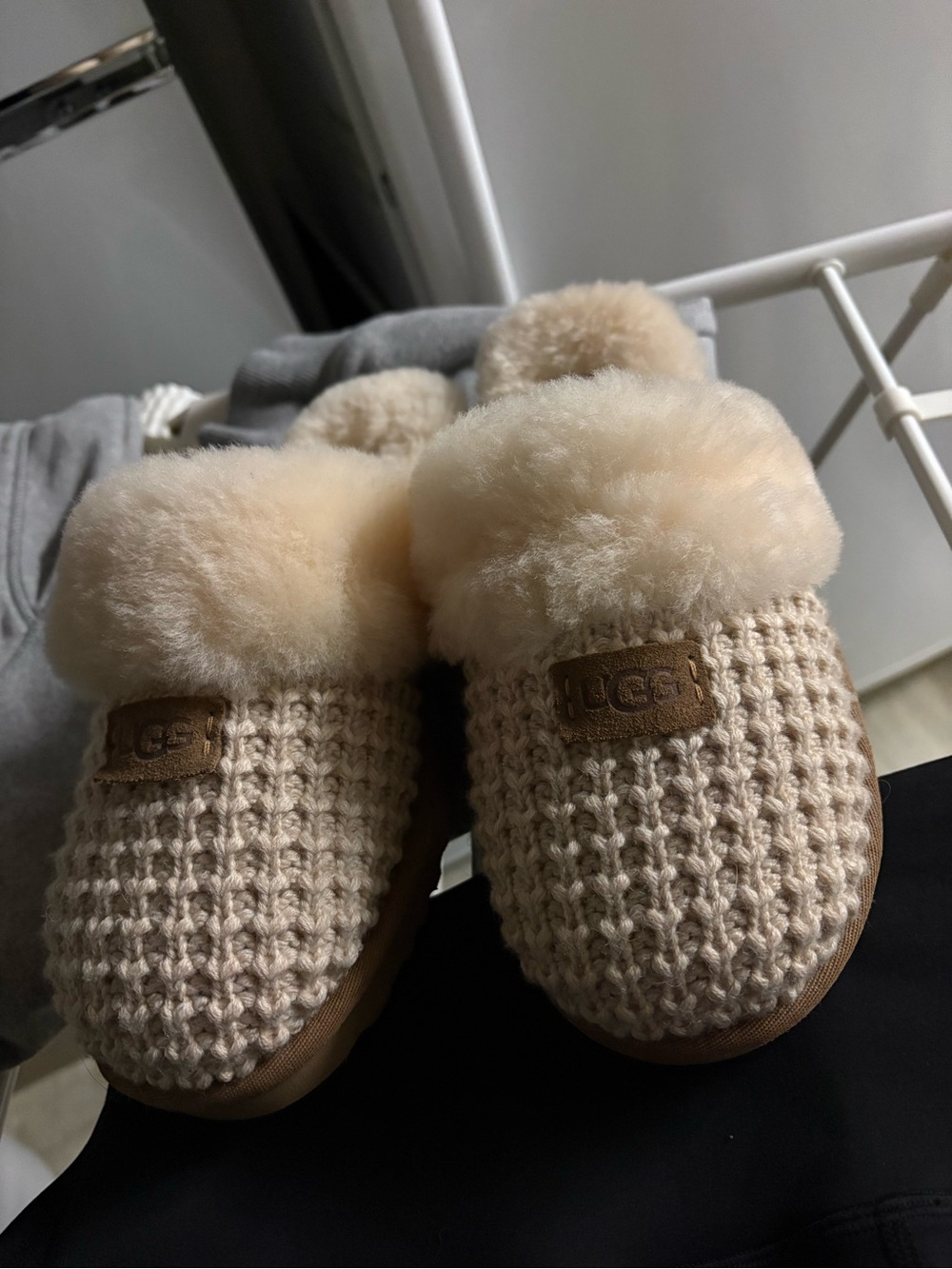 UGG Cream Knit Shearling Clog Slippers (BRAND NEW NEVER WORN)
